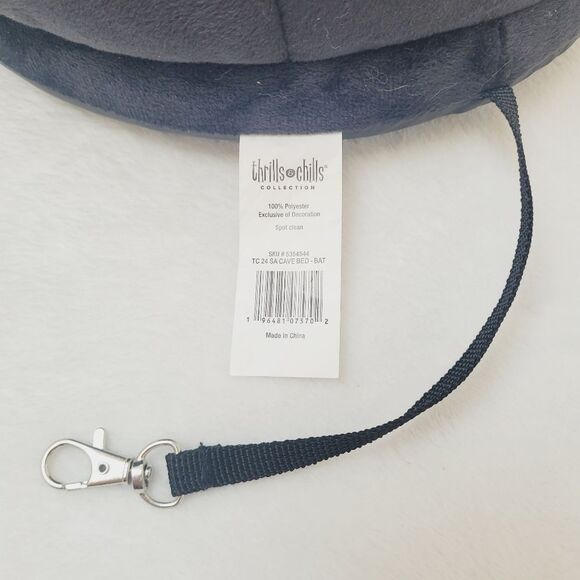 Thrills & Chills Bat Cave Spooky Slumber Bed Small Pets Hideaway Plush New OOS - Picture 8 of 10